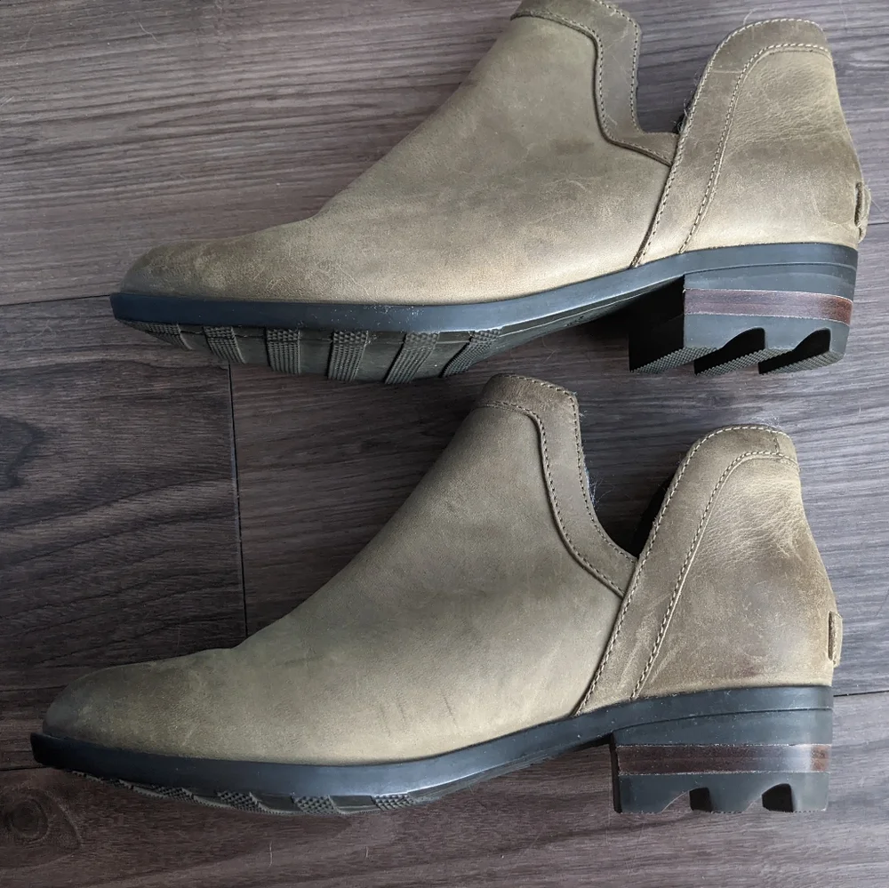 Sorel - Lolla Cut Out Bootsie Pull-On Bootie LL3264-240 | 8 | Sage Taupe Gray